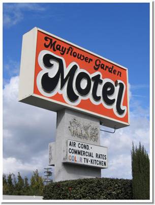 Razor Gator Your Way Through The Recession - Motel
